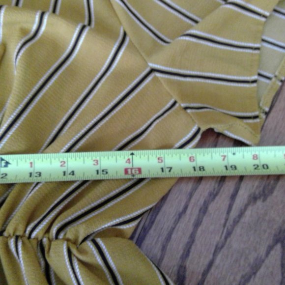 Fashion Muse Size Medium Tie Front Yellow Gold Striped Dress - Picture 11 of 14
